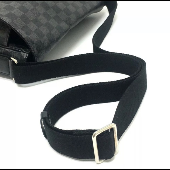 Louis Vuitton Damier Graphite Messenger MM - Picture 5 of 8